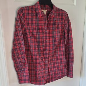 Red and Black Casual Button Down Shirt with Plaid Pattern